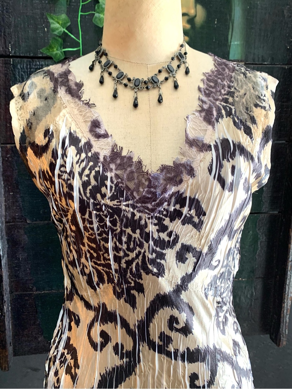 Komarov Maxi Dress 1930s Style Damask
Scroll Crinkle Cocktail Gown Black/Tan- M - Picture 4 of 15